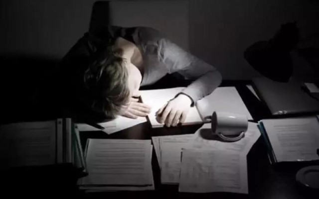 凌晨三点不回家，你真的在为梦想奋斗吗？